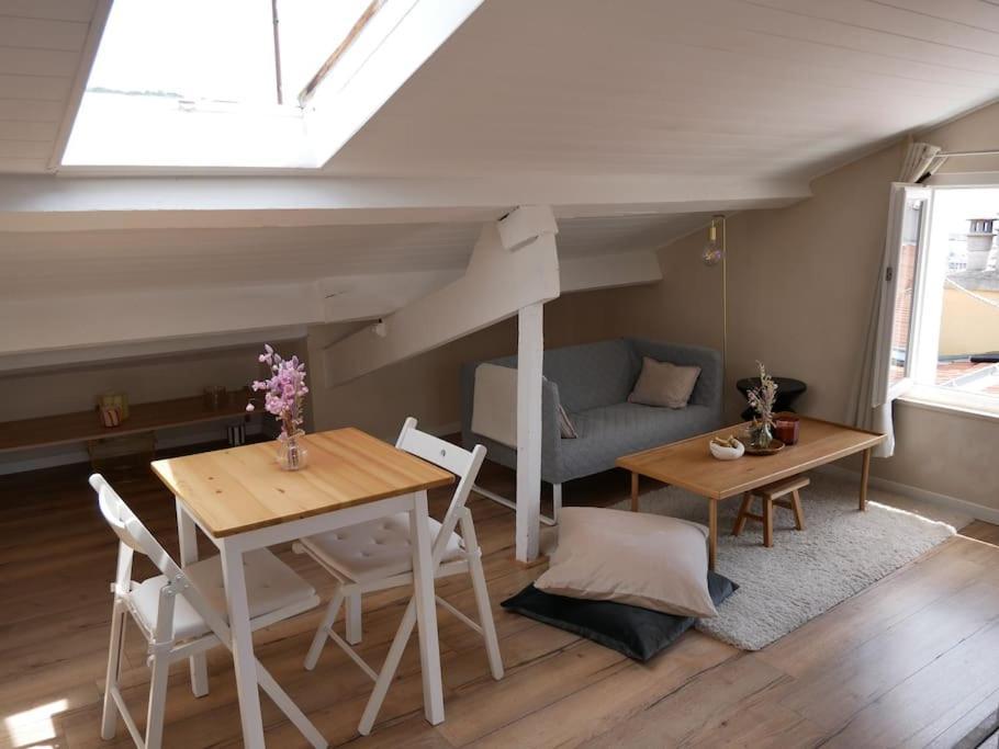 Lovely - Port De Appartement